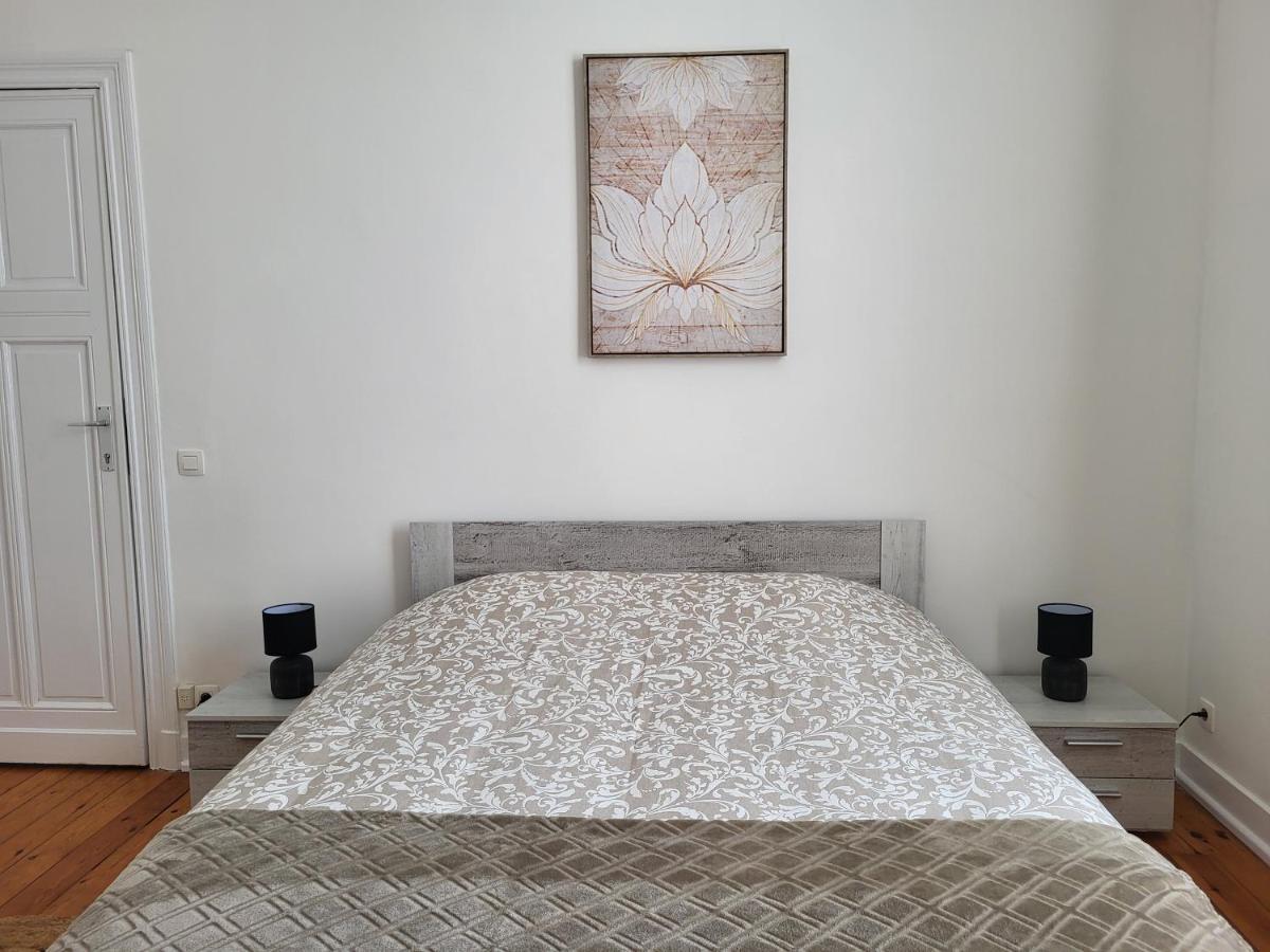 Brussels Bed & Blockchain Private Rooms With Shared Bathroom Etterbeek Экстерьер фото