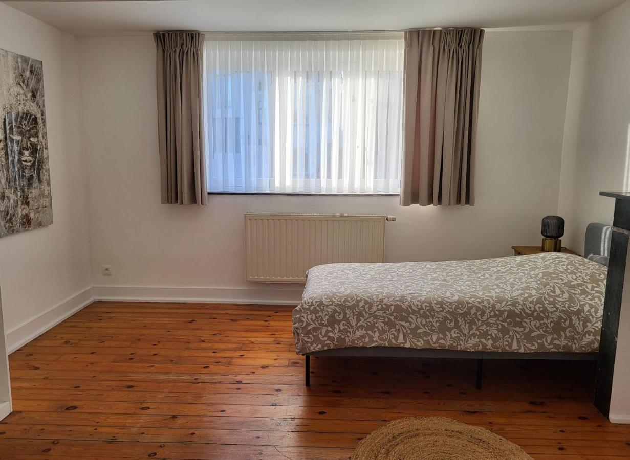 Brussels Bed & Blockchain Private Rooms With Shared Bathroom Etterbeek Экстерьер фото