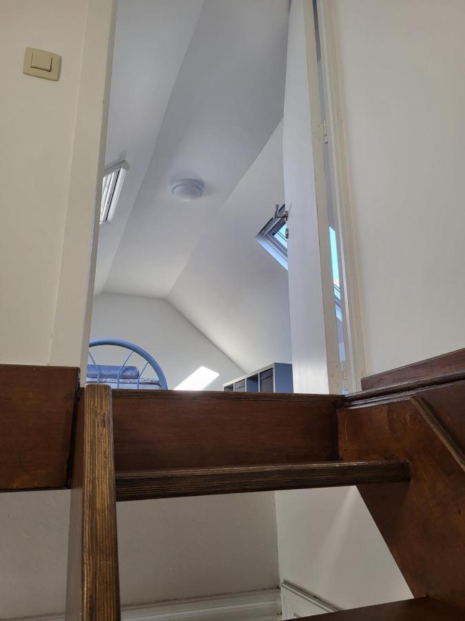 Brussels Bed & Blockchain Private Rooms With Shared Bathroom Etterbeek Экстерьер фото