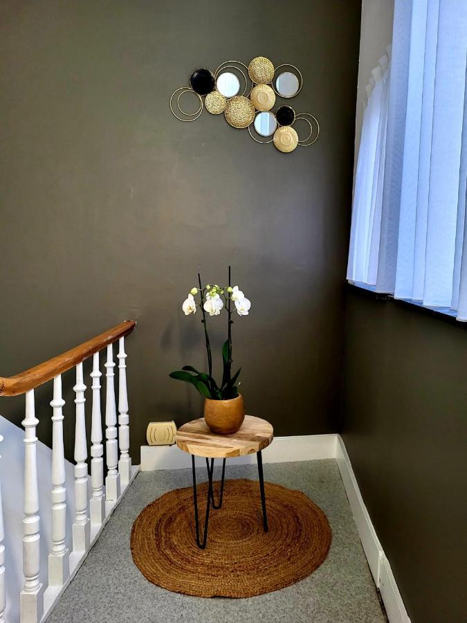 Brussels Bed & Blockchain Private Rooms With Shared Bathroom Etterbeek Экстерьер фото