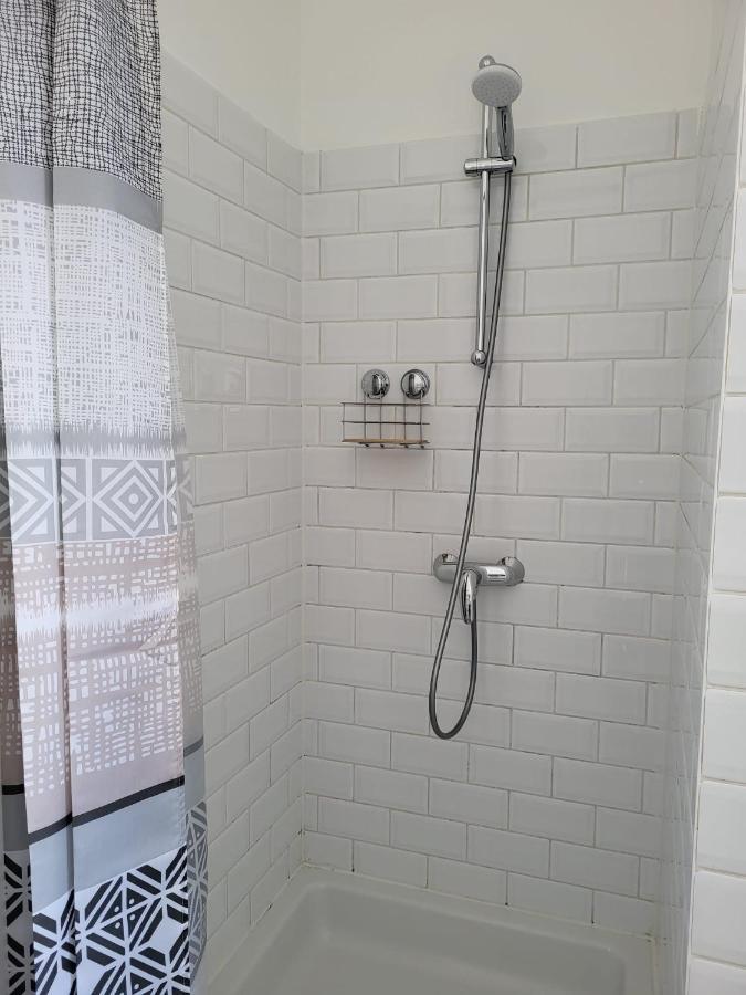 Brussels Bed & Blockchain Private Rooms With Shared Bathroom Etterbeek Экстерьер фото