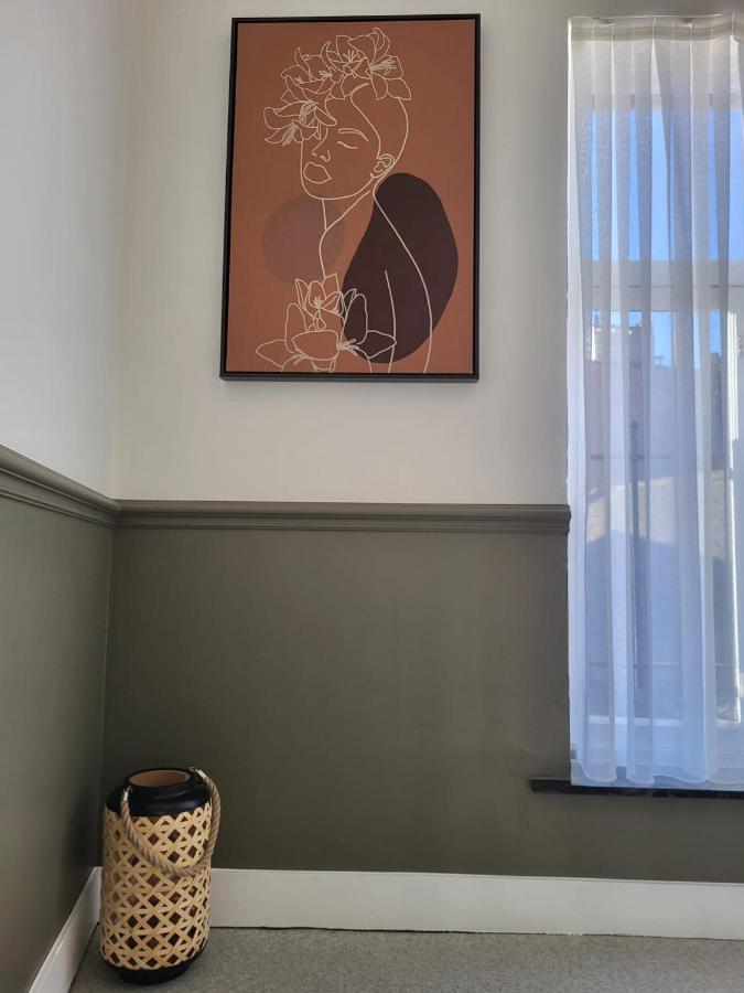 Brussels Bed & Blockchain Private Rooms With Shared Bathroom Etterbeek Экстерьер фото