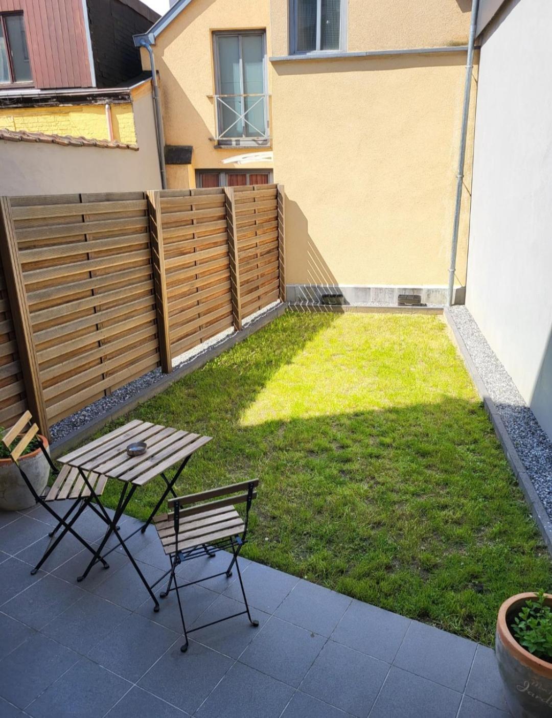 Brussels Bed & Blockchain Private Rooms With Shared Bathroom Etterbeek Экстерьер фото