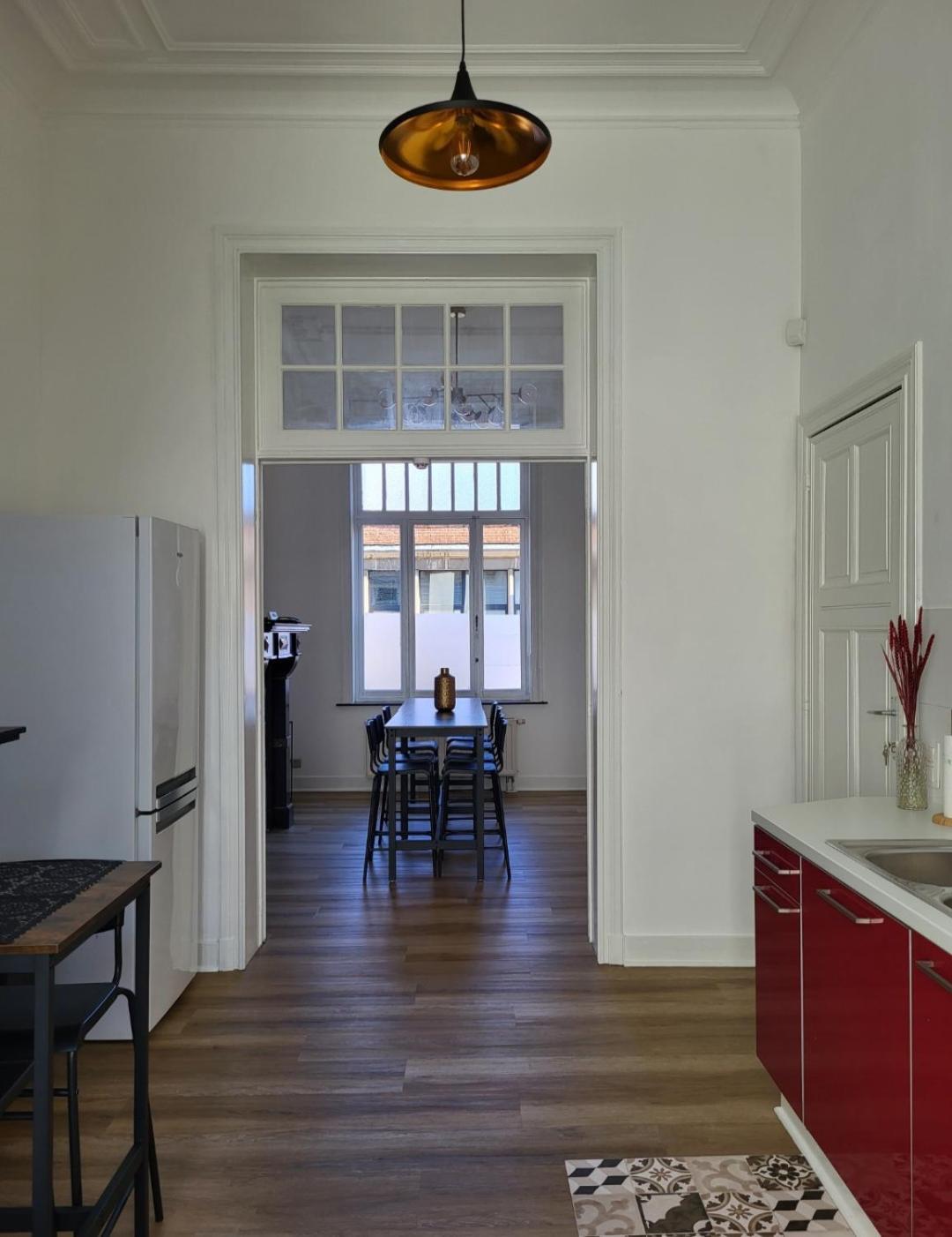 Brussels Bed & Blockchain Private Rooms With Shared Bathroom Etterbeek Экстерьер фото