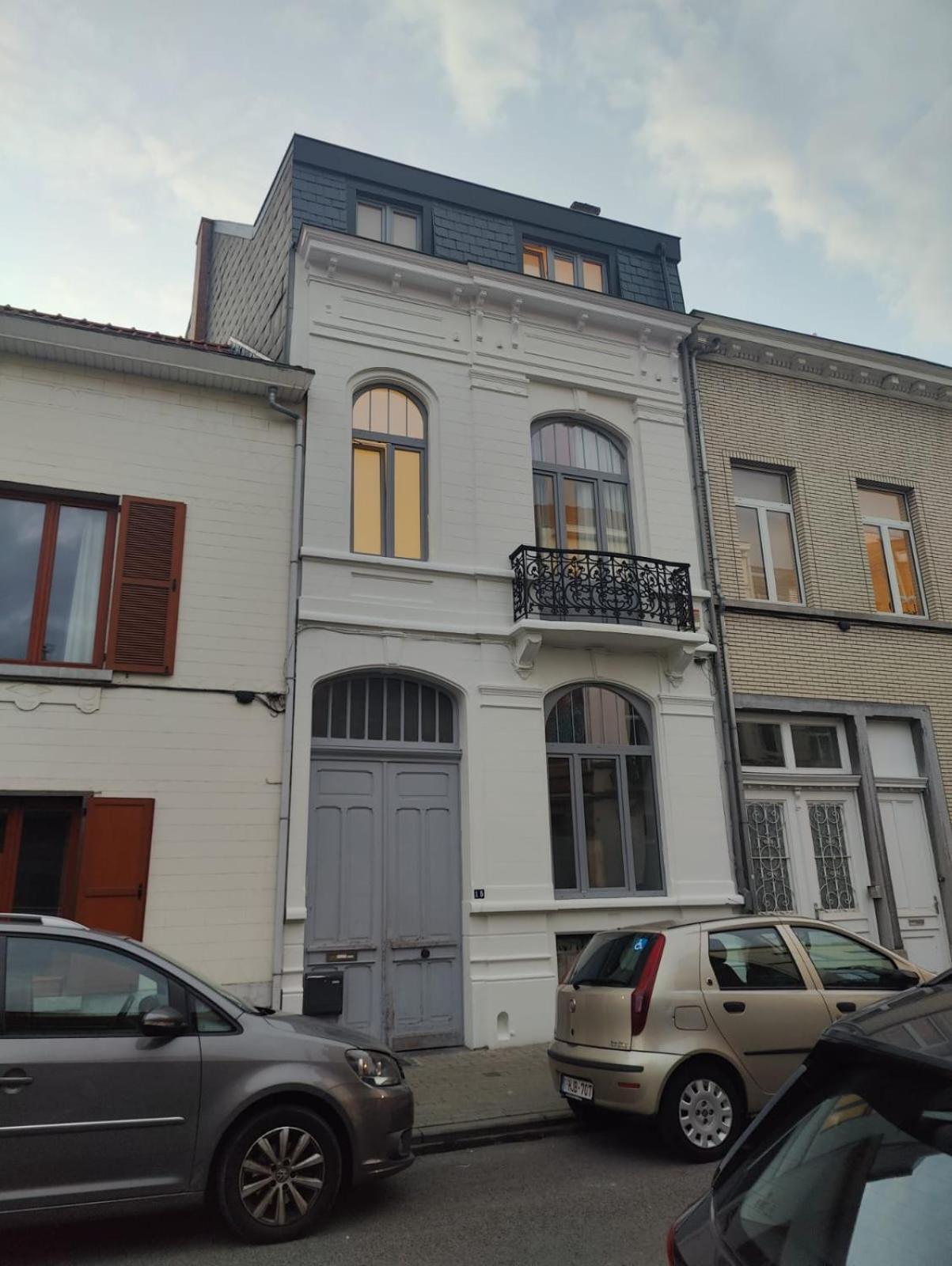 Brussels Bed & Blockchain Private Rooms With Shared Bathroom Etterbeek Экстерьер фото
